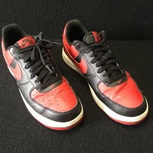 Nike Mens Air Force 1 Low Bred 820266-009 Red Black Lace Up Sneaker Shoes Size 8